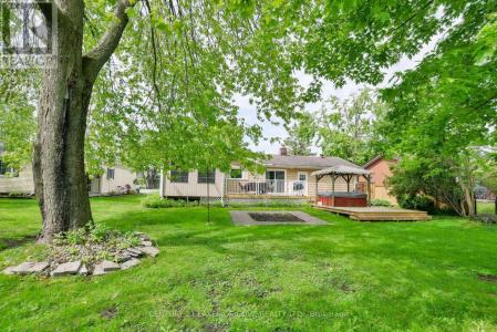9 PINETREE COURT, Ramara (brechin), Ontario L0K 1B0, Canada
