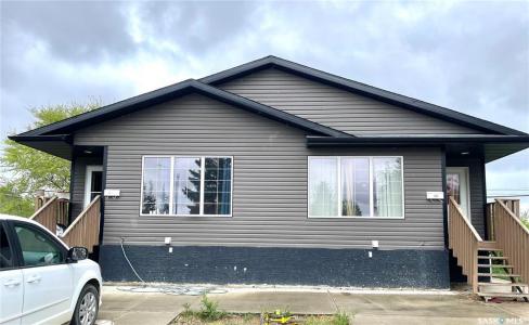 301/303 30TH STREET, Battleford, Saskatchewan S0M 0E0, Canada