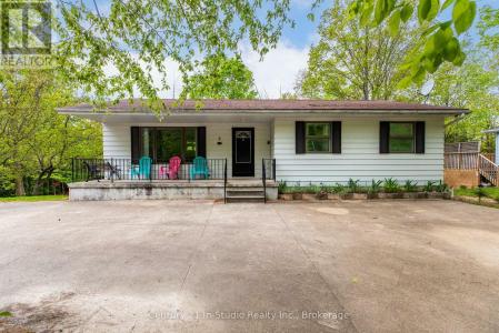 6 CARSON LAKE CRESCENT, South Bruce Peninsula, Ontario N0H 2G0, Canada