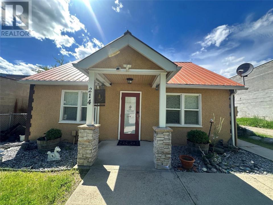 214 11TH AVENUE, Castlegar, 브리티시 컬럼비아주 V1N 1J2, 캐나다