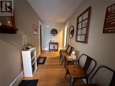 214 11TH AVENUE, Castlegar, 브리티시 컬럼비아주 V1N 1J2, 캐나다