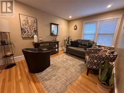 214 11TH AVENUE, Castlegar, 브리티시 컬럼비아주 V1N 1J2, 캐나다