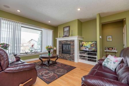 107 WYNDHAM CRESCENT, Red Deer, Alberta T4N 7G9, Kanada