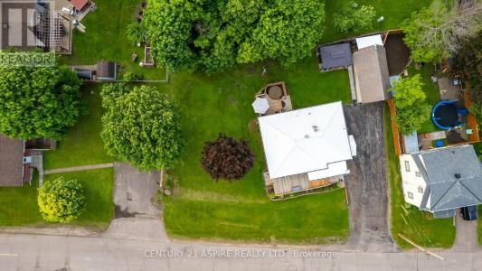 16 DIXON STREET, Whitewater Region, Ontario K0J 1K0, Canadá