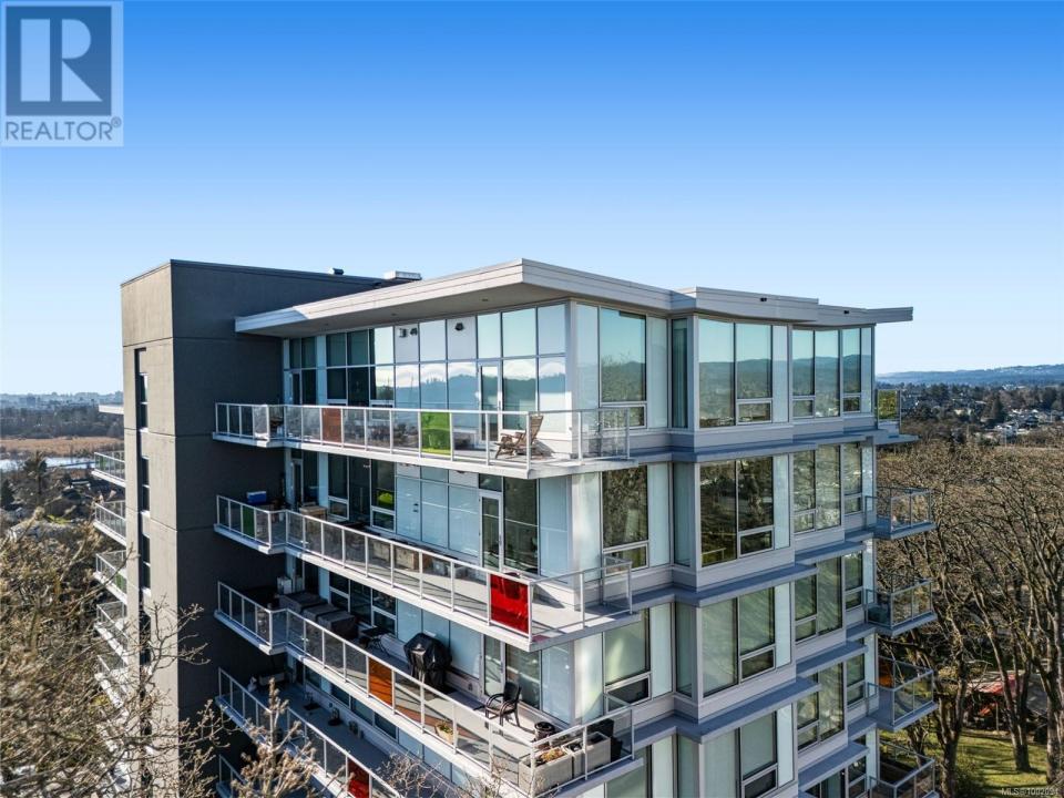 4009 RAINBOW HILL LANE, Saanich, Kolumbia Brytyjska V8X 0B3, Kanada