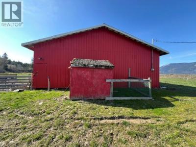 2802 LOWER WYNNDEL ROAD, Wynndel, British Columbia V0B 1G8, Canada