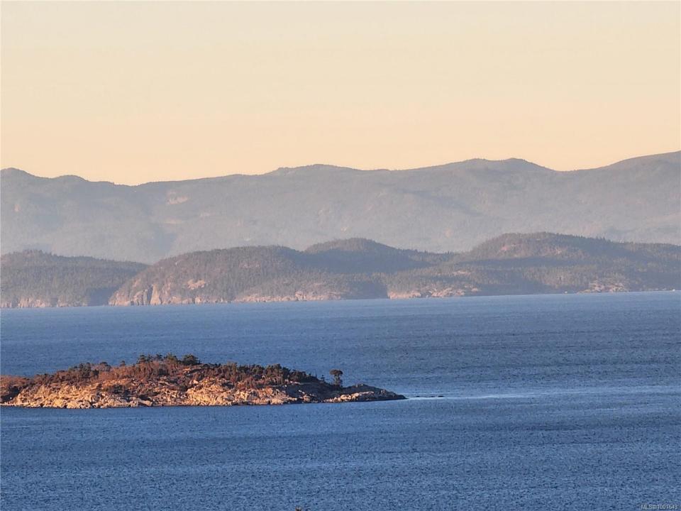 6231 BLUEBACK RD, Nanaimo, كولومبيا البريطانية V9V 1J3, كندا 