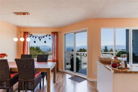 6231 BLUEBACK RD, Nanaimo, كولومبيا البريطانية V9V 1J3, كندا 
