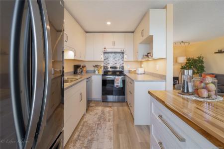 6231 BLUEBACK RD, Nanaimo, كولومبيا البريطانية V9V 1J3, كندا 