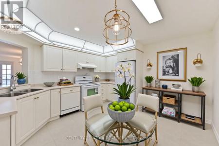 228 BONIS AVENUE, Toronto (tam O'shanter-sullivan), Ontario M1T 3W4, Canadá