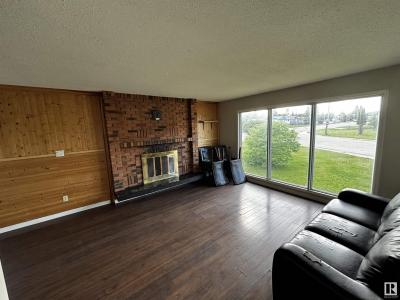 5501 48 STREET, Drayton Valley, アルバータ T7A 1B5, カナダ