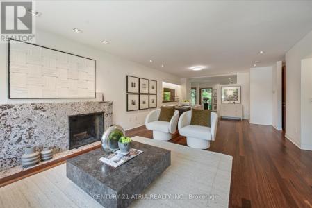 80 GLENVALE BOULEVARD, Toronto (leaside), Ontario M4G 2V6, Canada