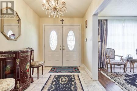 40 FARMVIEW CRESCENT, Toronto (henry Farm), Ontario M2J 1G4, Kanada