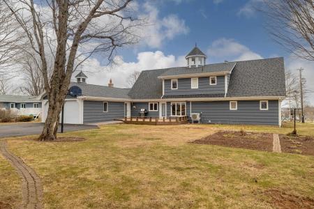 7 GLYNWOOD DRIVE, Sherwood, Prince Edward Island C1A 6J7, Canada