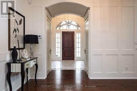 209 DONESSLE DRIVE, Oakville (oo Old Oakville), Ontario L6J 3Y7, Canada