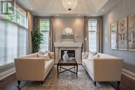 209 DONESSLE DRIVE, Oakville (oo Old Oakville), Ontario L6J 3Y7, Canada
