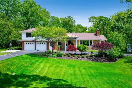77 PRINCE ALBERT STREET NORTH, Kingsville, Ontario N9Y 1J8, Canada