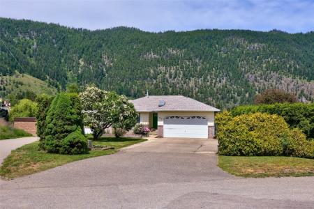 634 HYSOP PLACE, Chase, British Columbia V0E 1M0, Canada
