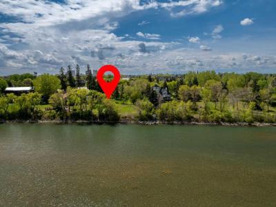 10 MAJOR STEWART LANE SE, Calgary, Alberta T2G 5R6, Canada