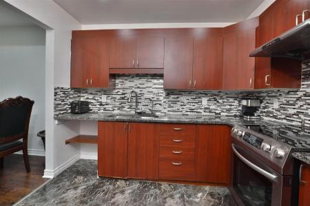 9492  Rue Boisjoli, Montréal (Pierrefonds-Roxboro), Quebec H8Y 3L6, Canada