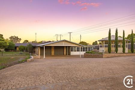 23 Parkes Road, Forbes, NSW 2871, Australia