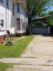 105-107 W Pleasant Street, Freeport, Illinois 61032