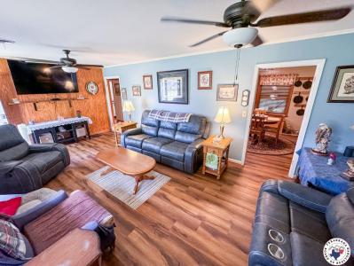 1004 Hillcrest Street, Linden, Texas 75563, Stati Uniti