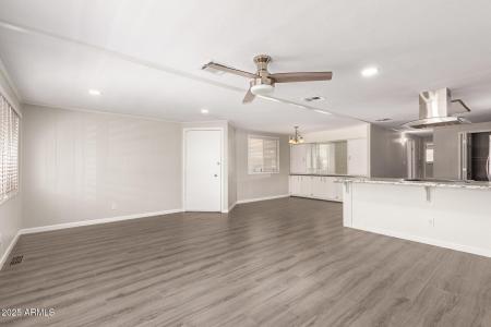 2650 W UNION HILLS Drive 16, Phoenix, Arizona 85027