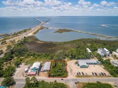 53 E Pine Avenue, Saint George Island, Florida 32328, USA