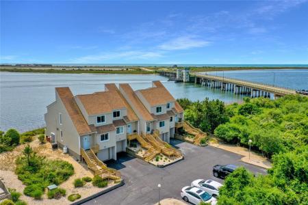 4 Waters Edge, Shirley, NY 11967, USA