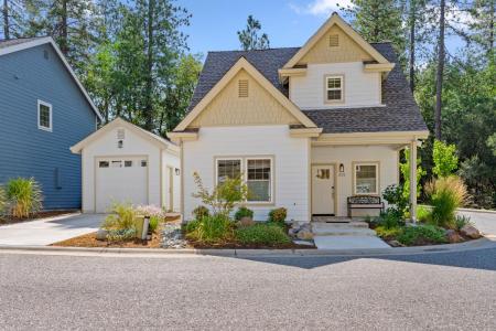 215 Pello Lane, Nevada City, California 95959, USA