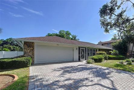 13725 Oak Forest Blvd. N., Seminole, Floride 33776, États-Unis
