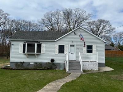 128 Maywood Drive, Mastic Beach, Nova Iorque 11951, Estados Unidos