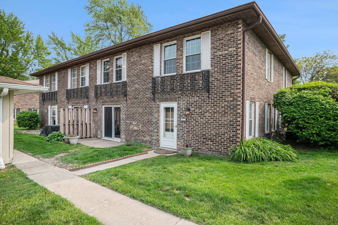 1911 Burgundy Street, Schererville, Indiana 46375, USA