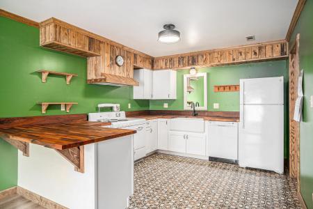 1911 Burgundy Street, Schererville, Indiana 46375, USA