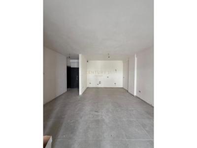 Liqeni i Thatë, Tirana, Albania