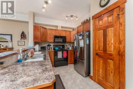 155 CROSSBOW PLACE, Canmore, Alberta T1W 3H6, Canada