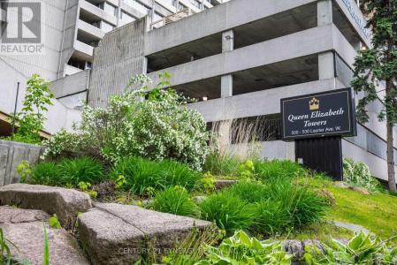 530 LAURIER AVENUE WEST, Ottawa, Ontario K1R 7T1, Canada
