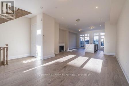 42 INGERSOLL LANE, Richmond Hill (jefferson), Ontario L4E 1G9, Canada
