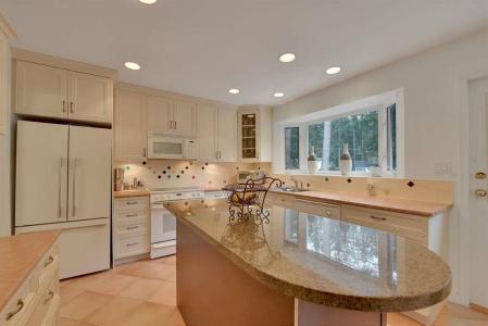 11130 64A AVENUE, Delta, British Columbia V4E 1E3, Canada