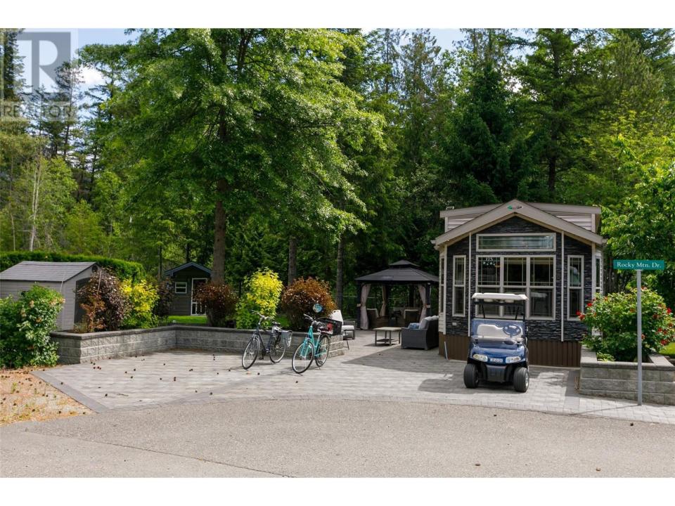 3980 SQUILAX-ANGLEMONT ROAD, Scotch Creek, Columbia Britannica V0E 1M5, Canada