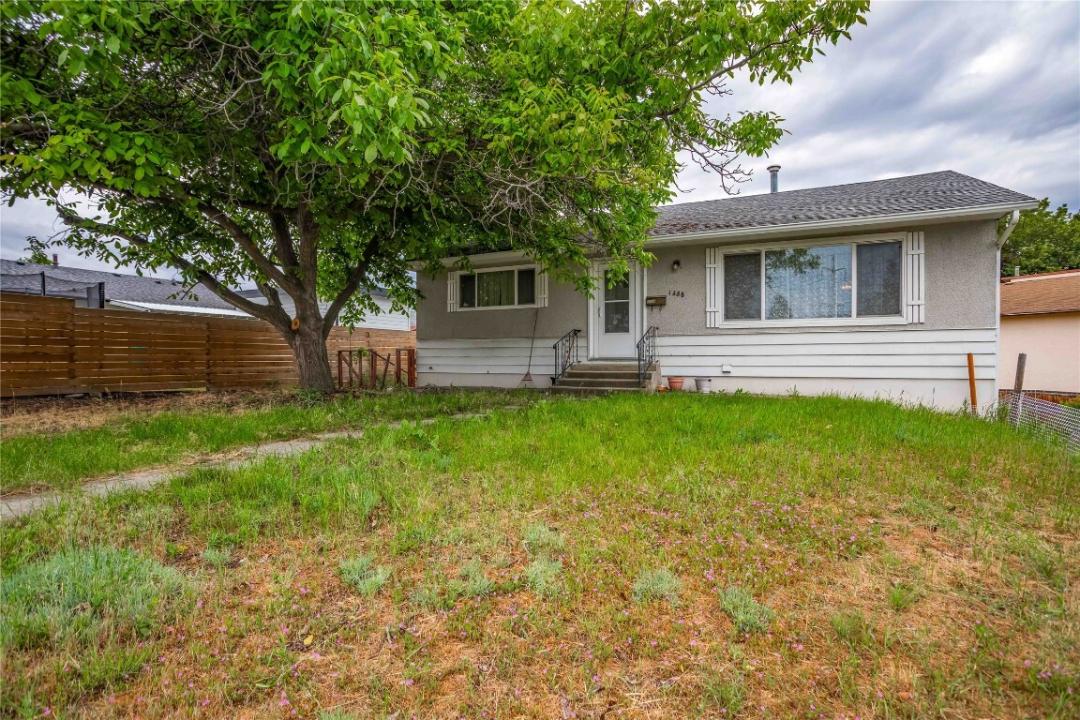 1358 CHERRY CRESCENT E, Kelowna, ブリティッシュコロンビア V1Y 3Y1, カナダ