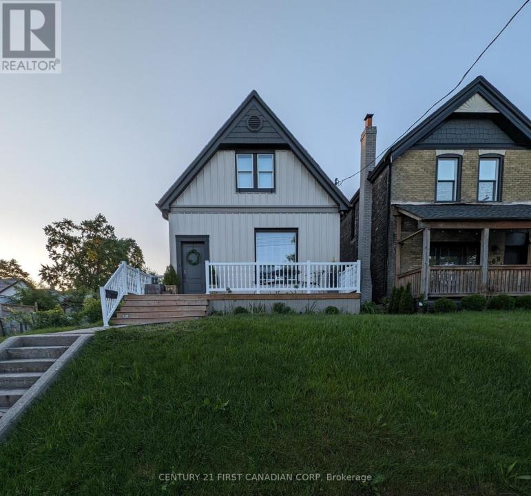 366 SALISBURY STREET, London East (east G), Ontario N5Y 3B1, Canadá
