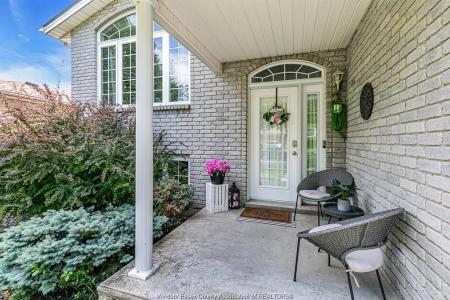 3858 ACORN COURT, Windsor, オンタリオ N8W 5R5, カナダ