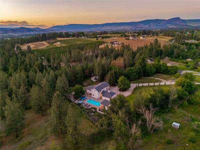 2376 SAUCIER ROAD, Kelowna, British Columbia V1W 4B8, Canada