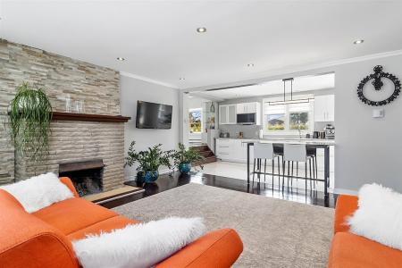 1344 Rue Lafontaine, Laval (Sainte-Dorothée), Quebec H7Y 1N1, Canada