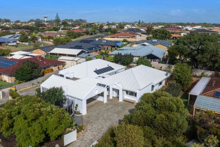 2/2 Clipper Way, Halls Head, WA 6210, Australia