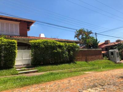 Guyravera esquina Dr. Jose Gomez Brizuela 0000, Mme. Lynch, Asunción 0000, Paraguay