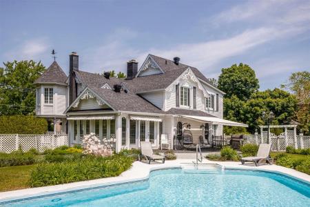1966  Rue Prospect, Sherbrooke (Les Nations), Quebec J1J 1K7, Canadá