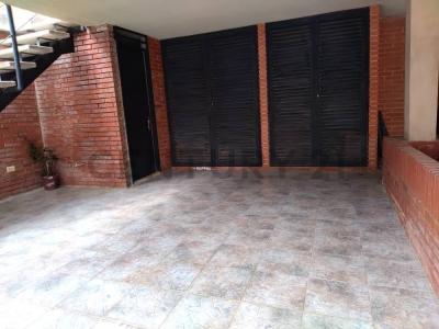 Urbanización Mucuchies, Av. Principal de Valle Arriba , Guatire, Miranda 1221, فنزويلا